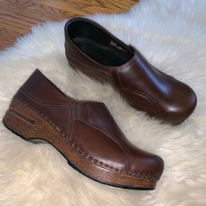 Dansko brown sip on comfort clogs career shoes 38